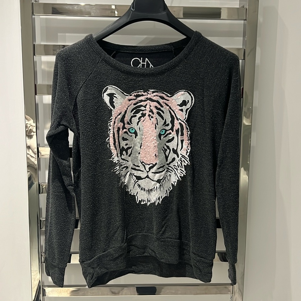 Chaser size medium grey sweatshirt
